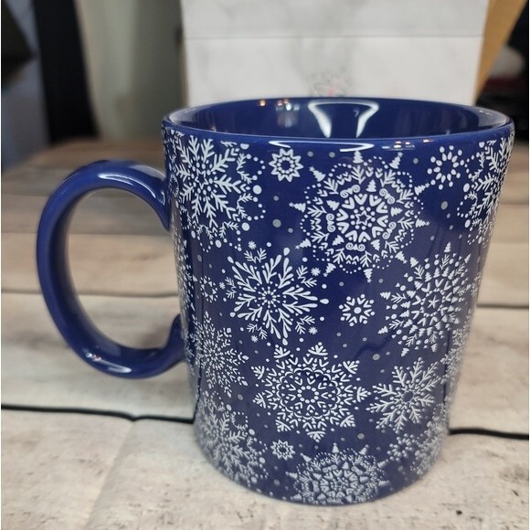 Chic & Tonic Snowflake Mug 16oz NIB - Picture 4 of 8